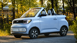 В России начали продавать Wuling Mini EV. Сколько за них просят?