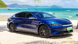BYD продаёт значительно больше машин, чем Tesla, но лишь половина из них — полноценные электромобили