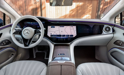 Представлен Mercedes-Benz EQS580 City Edition 2023 со скутером в комплекте