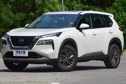 Дилер привёз в Россию партию кроссоверов Nissan X-Trail 2023 с мощным мотором 204 л.с. Сколько за них просят?