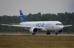 Названа стоимость новейшего российского пассажирского лайнера МС-21. Он в два раза доступнее аналогичного Boeing