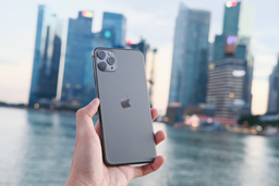 Снятый с производства огромный iPhone 11 Pro Max подешевел в России на треть