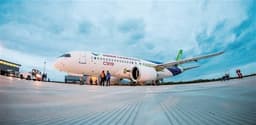 Китайский среднемагистральный пассажирский лайнер C919 совершил первый коммерческий полет