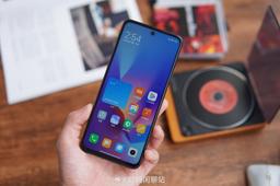 «Чрезвычайно редкий высокопроизводительный и высококачественный смартфон с ЖК-дисплеем», — инсайдер опубликовал живые фото Redmi Note12T Pro