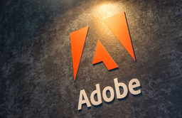 Adobe бесплатно продлевает лицензии пользователям из России