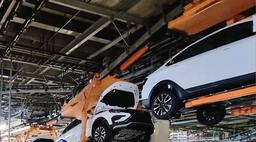 Белые Lada Vest NG начинают желтеть, не добравшись до дилеров. И сделать с этим пока ничего не могут