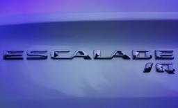 Три мотора мощностью 830 л.с. и масса более 4 тонн. Бестселлер Cadillac Escalade получит электрическую версию