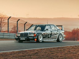Особенный Mercedes-Benz 190 E продали почти за полмиллиона долларов