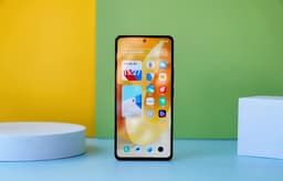 144 Гц, 1,5К, 120 Вт, новейшая Dimensity 9200 Plus и Wi-Fi 7. Самый мощный смартфон iQOO Neo8 Pro показали вживую