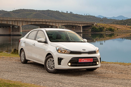 В России предлагают заказать новые Kia Pegas. Цену можно опустить до 1 850 000 рублей