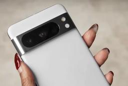 Pixel 8 Pro впервые засветился на видео. Смартфон получит датчик температуры тела и плоский экран