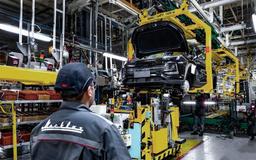 Renault отключила оборудование завода от ПО после ухода. Стало известно, почему конвейер завода «Москвич» удалось запустить только сейчас