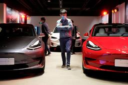 Tesla отзывает больше миллиона машин: что случилось?