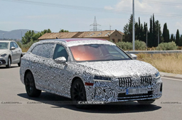 Совершенно новую Skoda Superb 2024 засняли в ходе испытаний