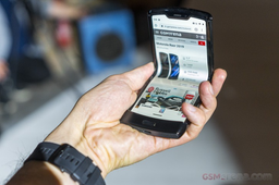 Уникальную раскладушку Motorola Razr можно купить за полцены