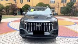 В России начали продавать рестайлинговый кроссовер Geely Okavango. У него крутой дизайн, 218 л.с., 7 мест и богатое оснащение