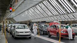 Производство автомобилей на российском заводе Volkswagen возобновится до конца 2023 года