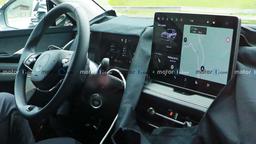 Рассекречен совершенно новый Skoda Kodiaq 2024 — с брутальным дизайном и большим «торчащим» экраном медиасистемы