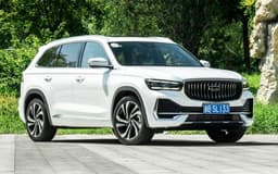 В Россию приехала первая партия подержанных машин из Китая. Это авто Geely, Chery и Haval
