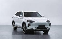 Новейшие версии бестселлера BYD выходят в Китае: доступны гибрид и электромобиль