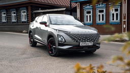 Omoda C5 — уже второй по популярности китайский автомобиль в России, но лидирует Haval Jolion. Спрос на машины из Поднебесной взлетел в 4 раза