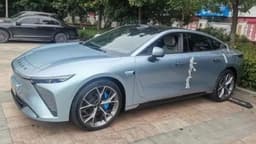 Сначала в Китае, а скоро и в России. На улицах Поднебесной засняли 5-метровый фастбэк Exeed Sterrs ES
