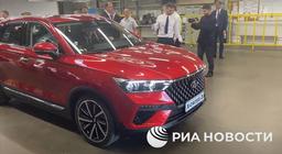 Глава Минпромторга Денис Мантуров протестировал кроссовер Lada X-Cross 5. Он завелся с первого раза