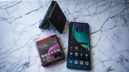 Они отказываются от iPhone. Motorola рассказала, что 20% покупателей складных смартфонов Razr — это бывшие владельцы iPhone