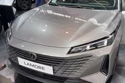В России представлен седан Changan Lamore. Он будет дешевле Uni-V и получит 180-сильный мотор