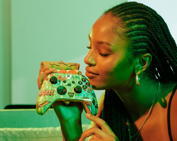 Ждём аромат борща и суши: Microsoft создала уникальный игровой контроллер Xbox с запахом пиццы