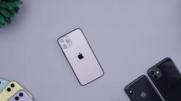 Американцы покупают практически только iPhone, Samsung и немного Motorola. Хотя доля Google Pixel выросла в три раза