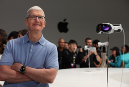 Гарнитура Apple Vision Pro оказалась слишком тяжёлой, а переднее стекло может трескаться даже при небольшом давлении