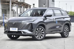 В России начали продавать новейший кроссовер Changan CS75 Plus — у него 232 л.с. и 8-ступенчатый «автомат»