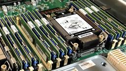 «Intel приложит коммерчески разумные усилия». Компания решила перенести окончание сроков поставок модулей Optane
