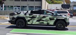«Практически невидимый», — Илон Маск прокомментировал фото Tesla Cybertruck в камуфляже