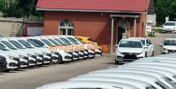 «Весь завод уже забили некомплектом», — АвтоВАЗ может остановить сборку Lada Vesta, так как некомплектные авто уже просто некуда ставить