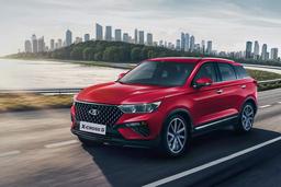 Lada X-Cross 5 поступит в продажу не ранее октября, цена кроссовера может быть выше 2,5 млн рублей