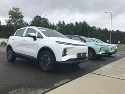 На белорусский завод BelGee привезли «народный» электромобиль Geely Geometry Е перед запуском в России