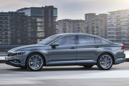 В Россию привезли топовый Volkswagen Passat 2023