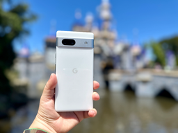 OLED, 90 Гц, топовая SoC Tensor G2, 64 Мп, IP67 и 4385 мА·ч. Стартовали продажи Google Pixel 7a в России