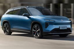 Прямой конкурент BMW iX, только гораздо доступнее. В Россию приехал 653-сильный полноприводный кроссовер Nio ES7 2023