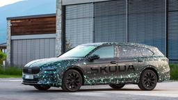 Рассекречены характеристики Skoda Superb 2024: длина почти 5 метров, 261 л.с. и полный привод