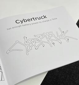 Tesla Cybertruck сможет заряжать другие автомобили Tesla? Намёк на это обнаружили в новой раскраске в сервисном центре компании