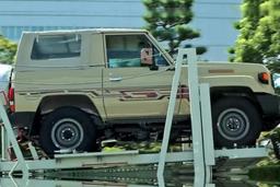 Модернизированный Toyota Land Cruiser 70 засняли в новой версии – с еще лучшей проходимостью и атмосферным четырехлитровым мотором