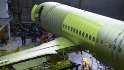 По 20 Sukhoi Superjet New и по 10 Ту-214 в год — Владимиру Путину озвучили свежий план производства самолётов
