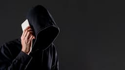 Мошенники научились притворяться техподдержкой банка. Они требуют установить «приложение для поиска уязвимостей»