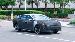 Kia уже вовсю тестирует новый Cerato. Машину впервые засняли на тестах