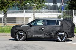 Это самый дешёвый электрический Kia: кроссовер Kia EV4 впервые показали вживую