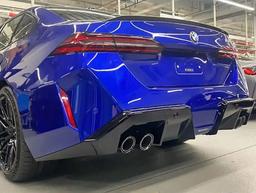 Первое фото совершенно новой BMW M5