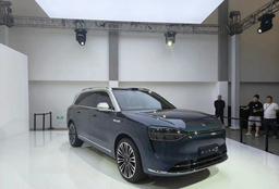 «Убийца» Mercedes-Maybach GLS от Huawei готов: живые фото самого большого и технологичного кроссовера Huawei Aito M9 накануне большой премьеры